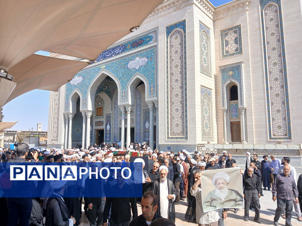 مراسم تشیع آیت الله محفوظی در قم