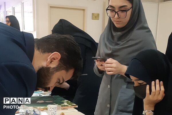 مشارکت دانش‌آموزان چهاردانگه در رویداد «روایتگر عزت، آگاهی و هویت؛ از مدرسه تا جامعه»