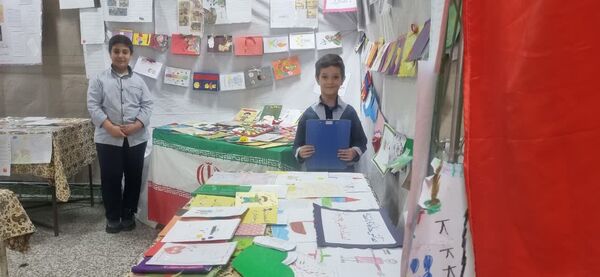 نمایشگاه دهه فجر در دبستان خاتم‌الانبیاء (ص)
