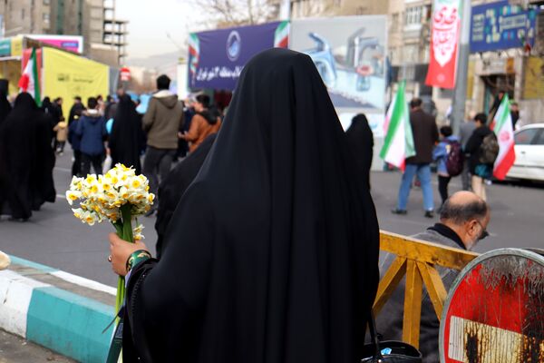 ٢٢ بهمن؛ روزى که دلها با قدم‌‌ها یکى میشود