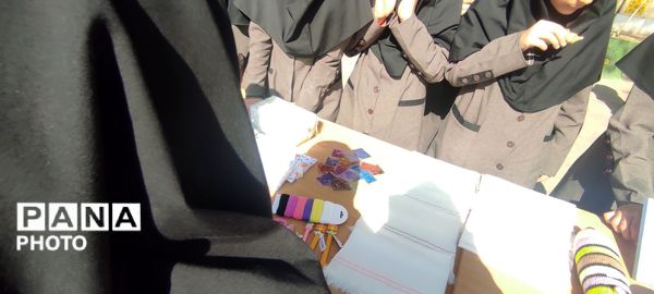 برپایی بازارچه دانش آموزی در دبیرستان نمونه اندیشه شهرستان کاشمر