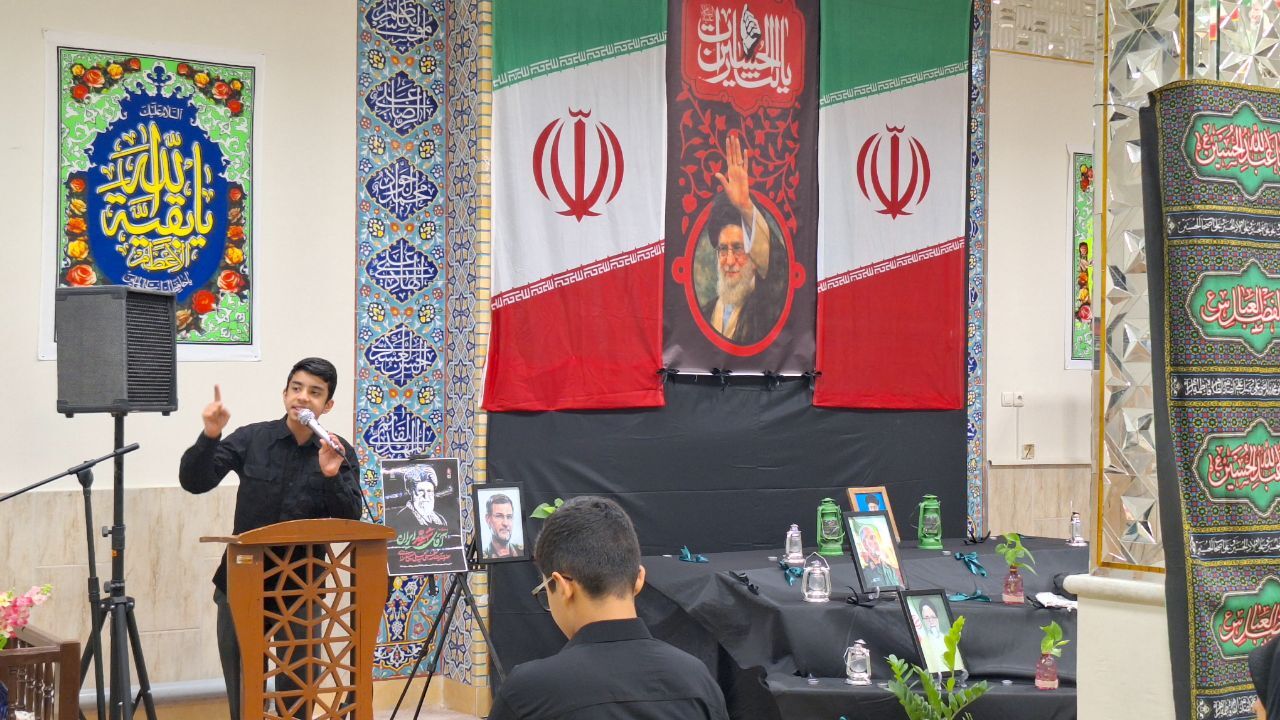 محفل نورانی انس با قرآن کریم به پاسداشت یاد رهبر شهید