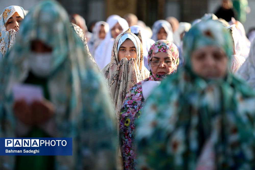 نماز عید فطر - امامزاده پنج تن لویزان
