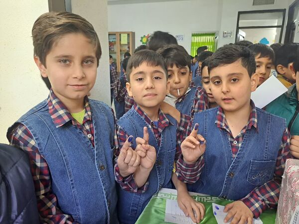 انتخابات شورای دانش‌آموزی در دبستان مبتکران ناحیه ۷