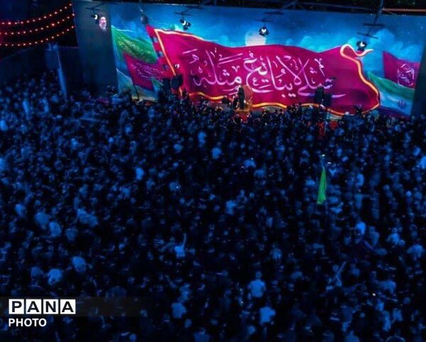 مراسم عزاداری رهبر شهید در شهر هشتگرد 