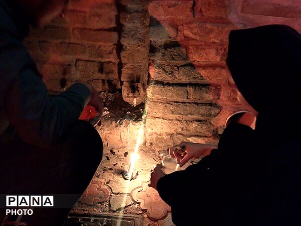 روشنایی شمع‌ها در شام غریبان؛ کاشمر در سوگ کربلا