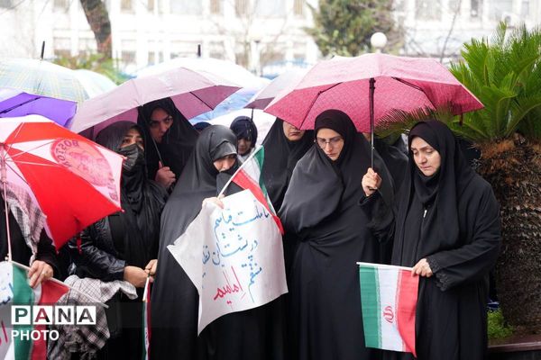 تجمع فرهنگیان گیلان در سوگ رهبر و مقتدایشان