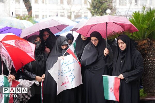 تجمع فرهنگیان گیلان در سوگ رهبر و مقتدایشان