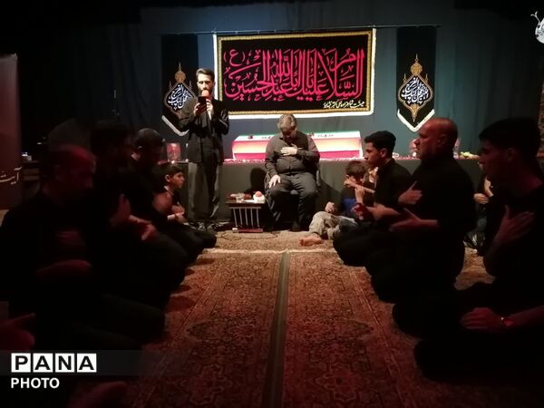 آیین عزاداری شب نهم محرم در هیئت شاهزاده علی اکبر 