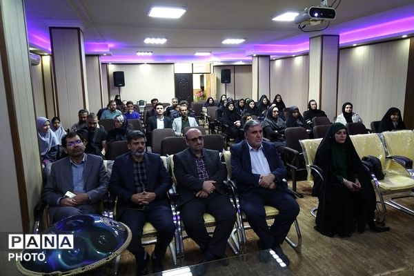 تقدیر از معاونین و مربیان امور تربیتی و مشاوره های مدارس چهاردانگه