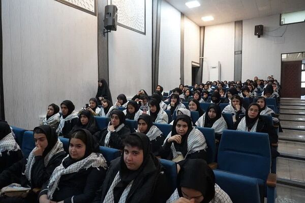 اعزام دانش‌آموزان دختر شهرستان‌های تهران به اردوهای راهیان نور