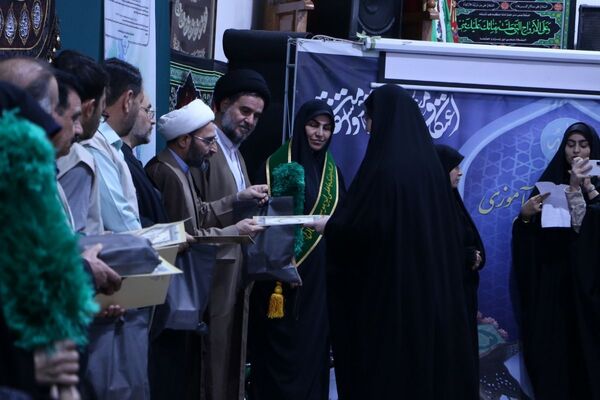 سومین روز اعتکاف ملارد؛ برگزاری مراسم اختتامیه و تجلیل از خدام