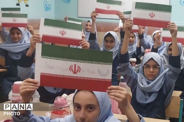 دوره‌های آموزشی پلیس فتا در دبستان دخترانه شهید مجید مجیدی ناحیه دو شهرری 