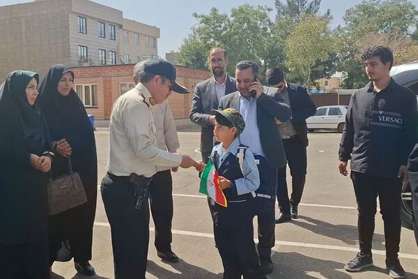 فرزند شهید این بار به گونه ای دگر راهی مدرسه شد