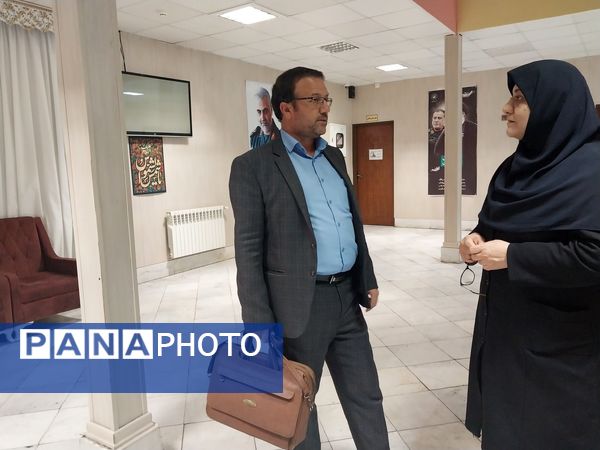 جلسه هدایت تحصیلی دانش‌آموزان ناحیه۶ در فرهنگسرای ترافیک