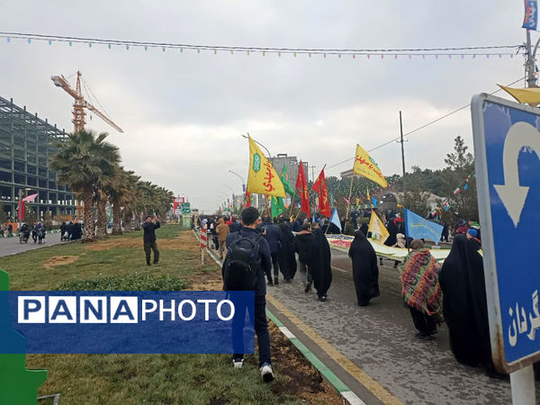شادپیمایی مردم قم در جشن نیمه شعبان