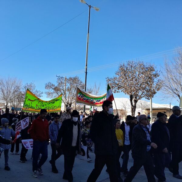 حضور پرشکوه مردم غیور منطقه گندمان در راهپیمایی 22 بهمن