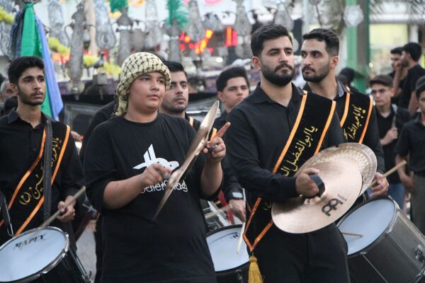 مراسم زنجیر زنی در شهرستان بم 