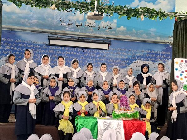 طلیعه فجر و شعبانیه در دبستان آزادی