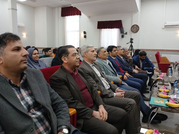 آیین تکریم و تجلیل از پژوهشگران برتر ناحیه۶
