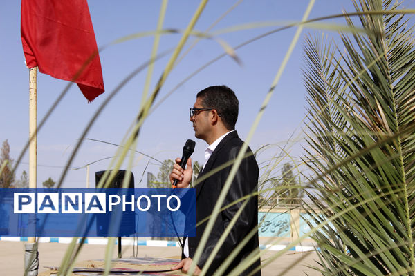 گرامیداشت هفته دفاع مقدس در دبیرستان شریعتی جاجرم