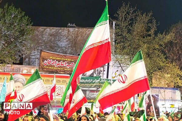  حضور فرهنگیان و دانش‌آموزان به‌مناسبت 12 فروردین ماه روز جمهوری اسلامی ایران 