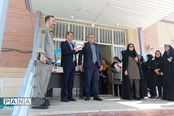 طنین زنگ سلامت در دبستان دخترانه آیین روشن؛ از لقمه‌های سالم تا نشاط و ورزش 