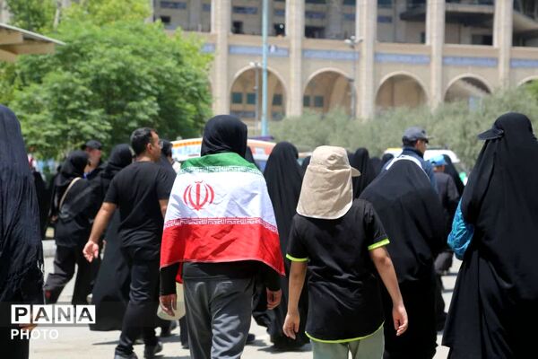 مراسم وداع با پیکر مطهر رهبر شهید در مصلی تهران 