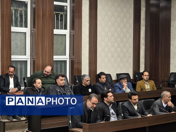 گردهمایی معاون استاندار و فرماندار ویژه تربت حیدریه با فعالان گردشگری و صنایع دستی در آستانه بهار