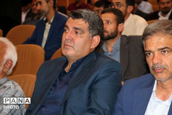 تجلیل از معلمان نمونه  در گناباد 