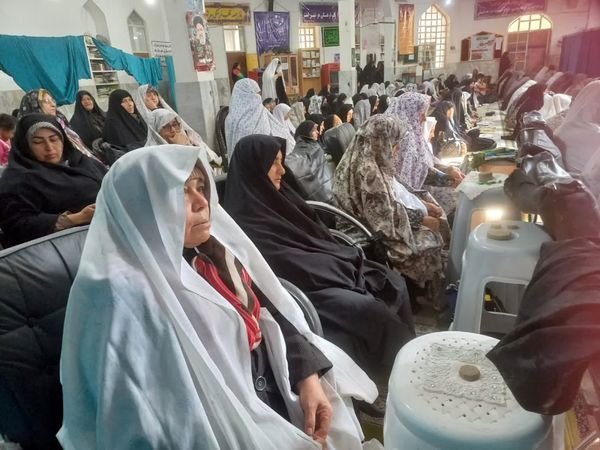 حضور دانش‌آموزان و برپایی میز خدمت در نماز جمعه این هفته آشخانه 