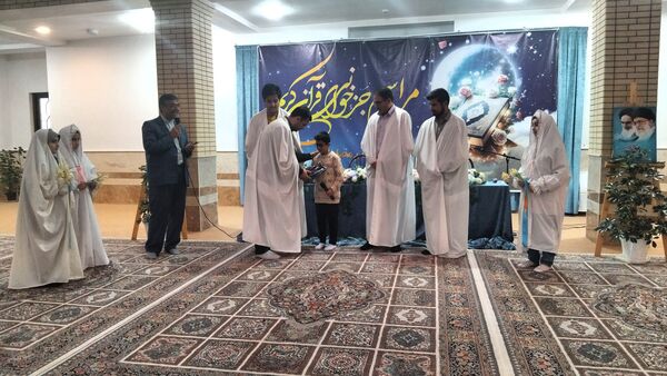 مراسم جزخوانی قرآن کریم در اهر با حضور فعال دانش‌آموزان