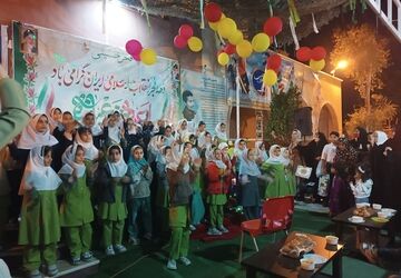 مراسم اعیاد شعبانیه در دبستان دخترانه شاهد برگزار شد