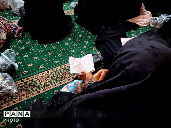 محفل اشک به یاد رهبر شهید انقلاب