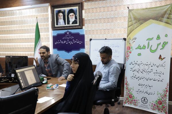جلسه توانمندسازی دانش‌آموزان برتر در مسابقات قرآن و عترت