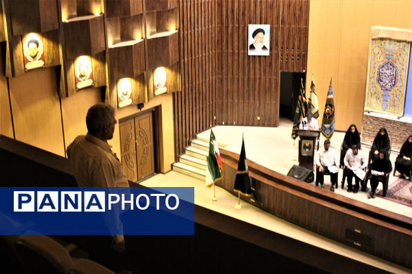 کارگاه نمایشنامه خوانی و نقد فیلم دفاع مقدس در قم