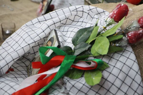 هم‌سرایی هزار نفری دانش‌آموزان یاور انقلاب در اسلامشهر