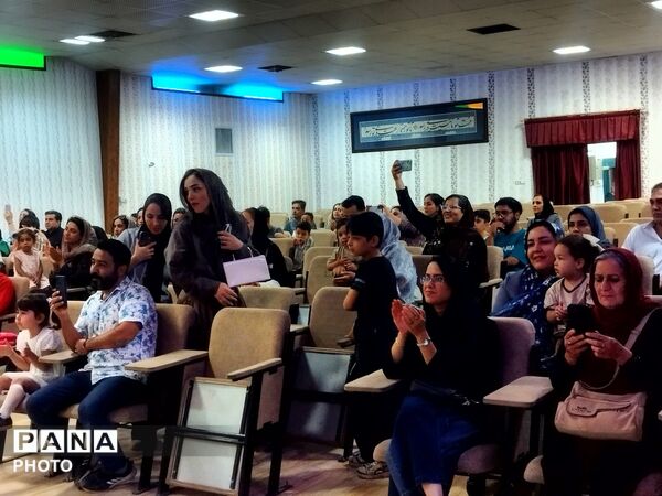 جشن شکوفه‌های مدرسهٔ پارسا حسینی در کانون مهرتابان نیشابور