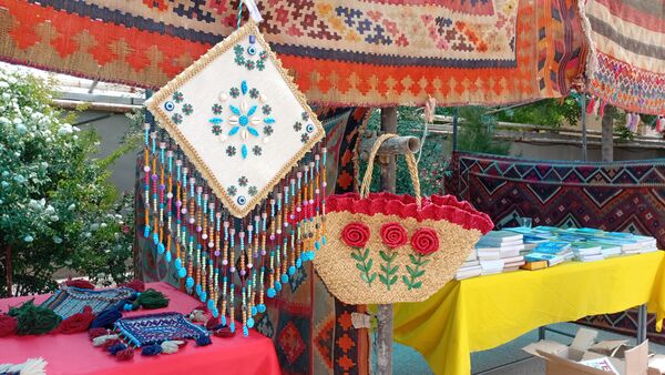 دآا، نام مادر در گویش لری