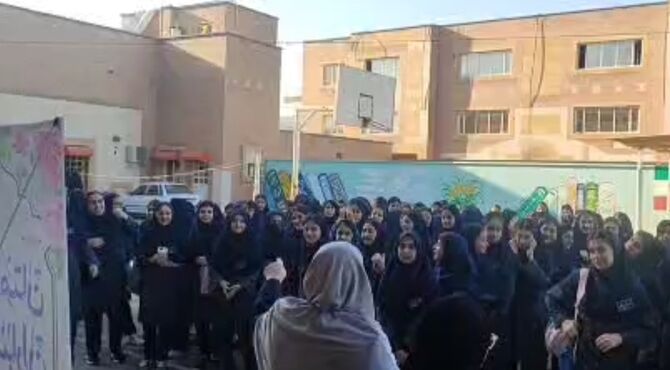 زنگ مقاومت و ایثار در مدرسه پویندگان مسجدسلیمان 