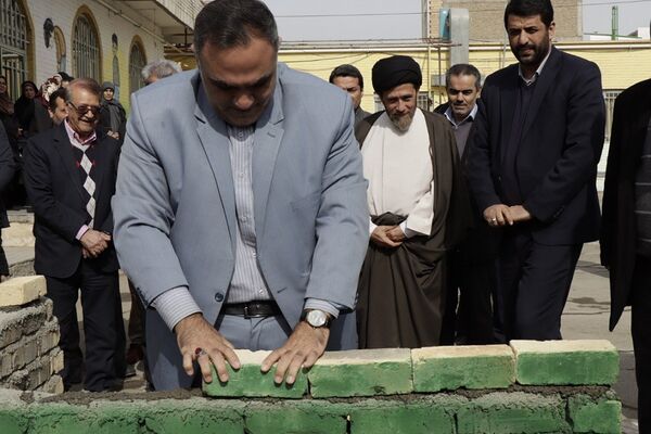 آیین خشت‌گذاری مدرسه مشارکتی قائم آل محمد (عج) پاکدشت 