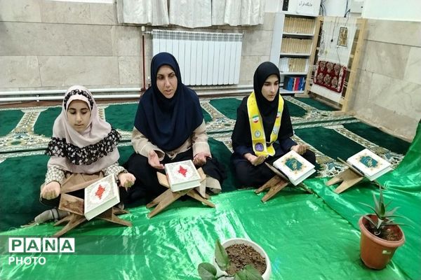 محفل انس با قرآن کریم در آموزشگاه شهید مجید دهنوی نیشابور