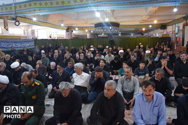 مصلی امام حسین(ع) فارسان بار دیگر میزبان اجتماع نمازگزاران جمعه شد