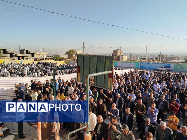 نماز عید فطر ۱۴۰۴ در روستای ظفرآباد شیراز اقامه شد