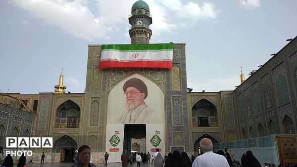 دعای پرفیض عرفه در حرم مطهر امام رضا (ع)