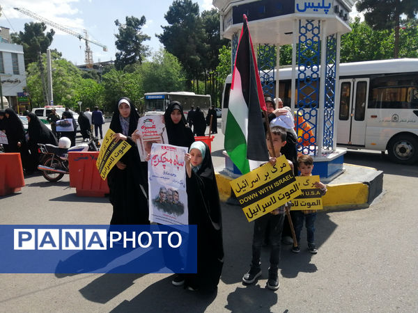 راهپیمایی نمازگزاران جمعه قم در حمایت از عملیات وعده صادق و طرح نور