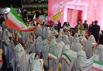 جشن عبادت دختران در میدان امام خمینی (ره) با حضور فرهنگیان