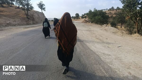 جاماندگان اربعین در میانکوه هم‌قدم شدند