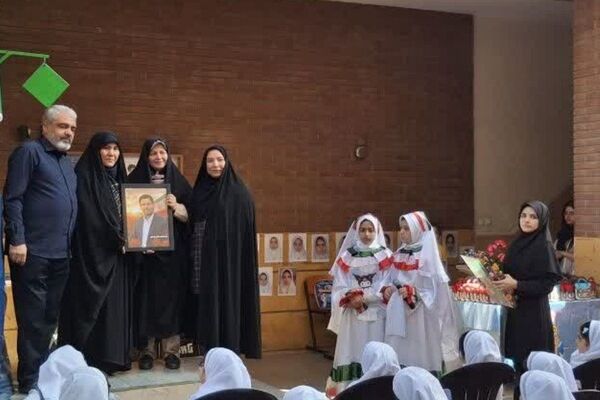 نسل جوان انقلابی با ایثار و بصیرت معماران حقیقی آینده کشور هستند