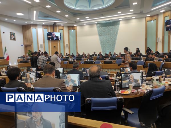 شورای برنامه‌ریزی و توسعه و شورای مسکن اصفهان